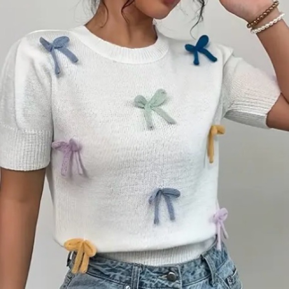 Short Sleeve Knit Crewneck Sweater with Bows - Picture 2 of 7